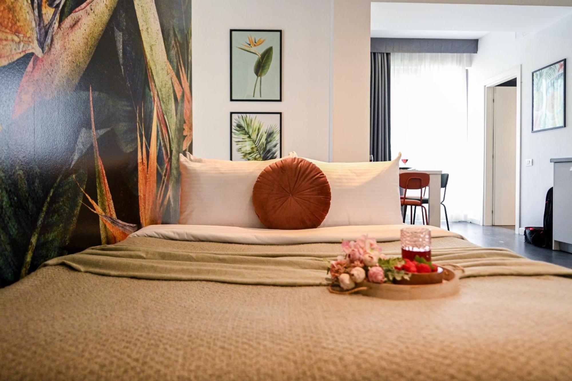 Urban Paradise - Modern Central Accommodation Bucareste Quarto foto
