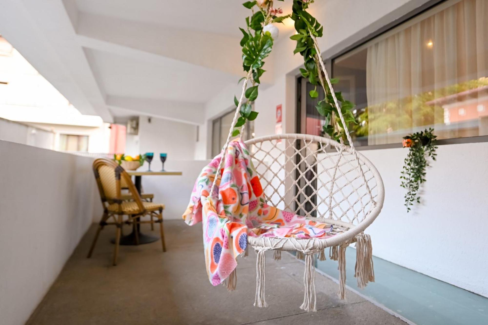 Urban Paradise - Modern Central Accommodation Bucareste Quarto foto