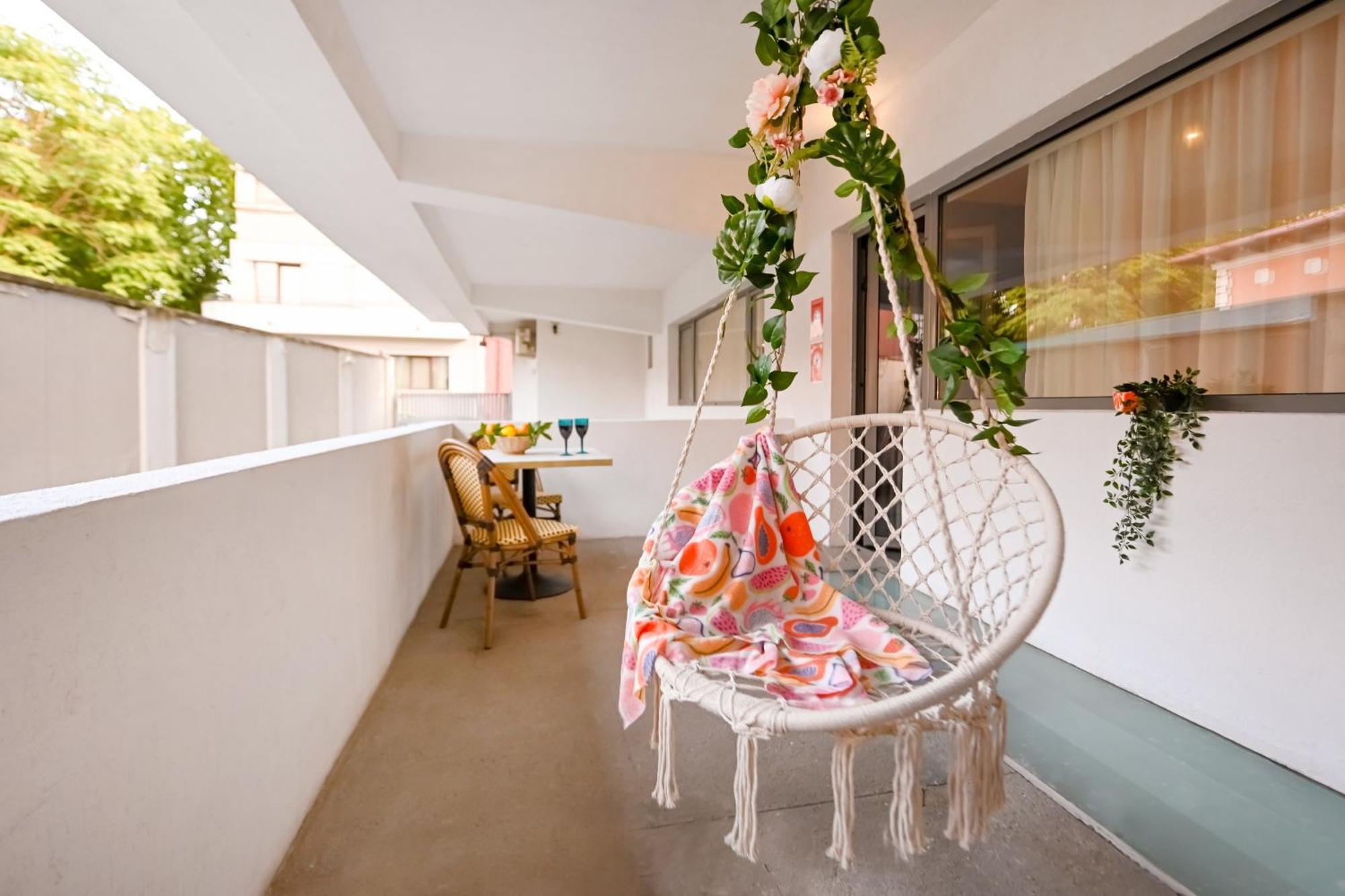 Urban Paradise - Modern Central Accommodation Bucareste Quarto foto